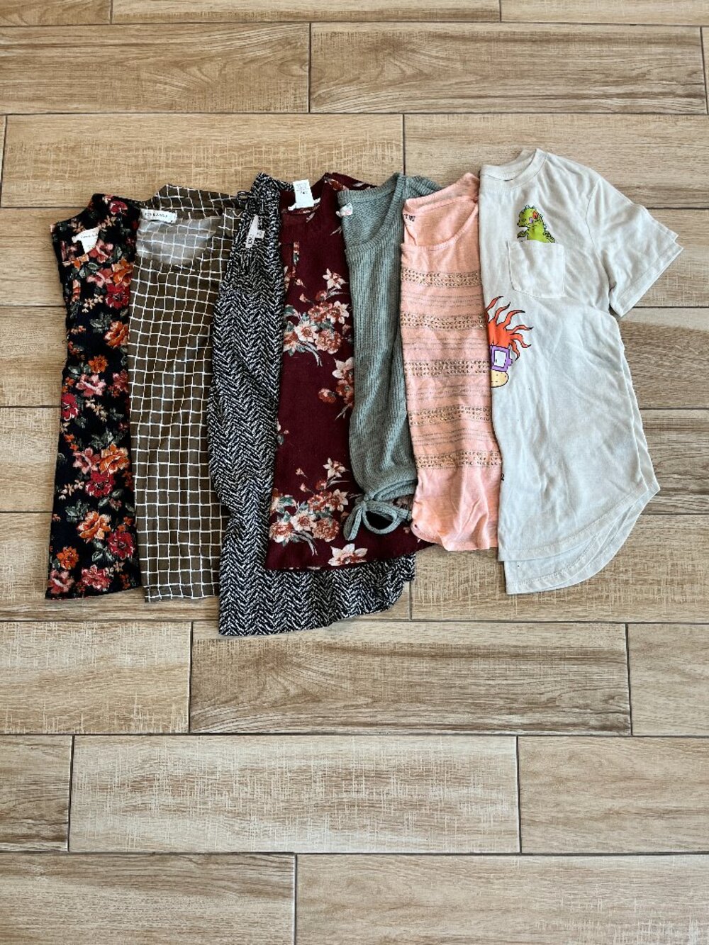 Womens Bundle of 7 Tops - M
